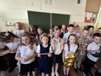 90953357-1f53-490e-a17b-7cce4d19e34a