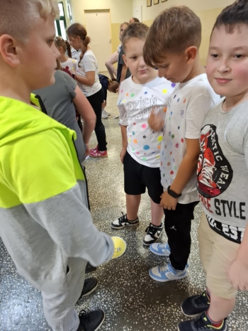 18b4e59c-696d-4087-b3ca-236aef27dba2