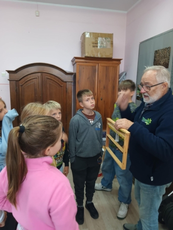 34dff221-b2bc-4bbe-8903-099cd475a35e