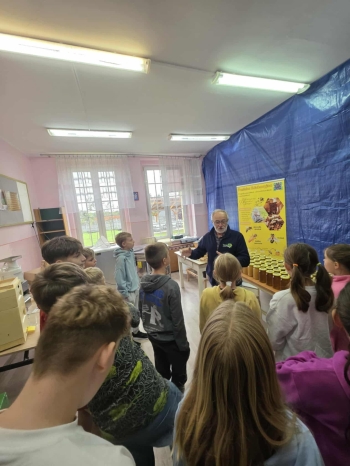 a8f45a02-ffb3-4a04-b22b-5a8195b7601d