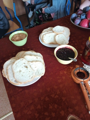 f1f4c962-dcfb-485f-85ab-c0984fd2f416