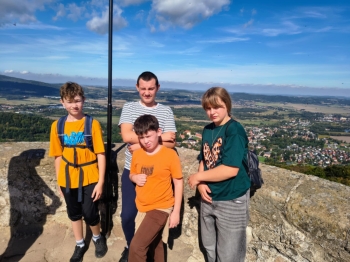 e2b242fb-4fa1-42f5-823b-440939708071