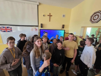 55c60c62-1435-4d7a-9c4b-e8d30c46ae3b