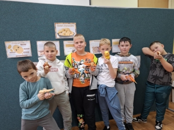 06cc83cf-2f88-445d-9963-d36ed961ff93