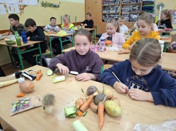 8f1b4042-77a3-475f-9f08-355a484d0d5a