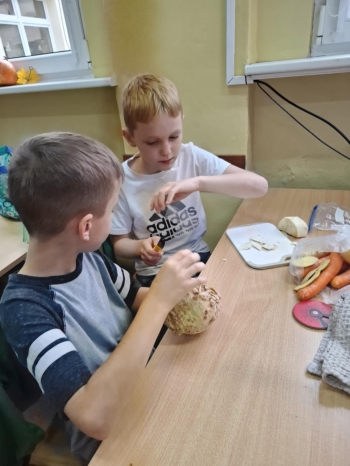 b2770d6d-9909-41a3-a1b7-be0aabef8f2a (1)