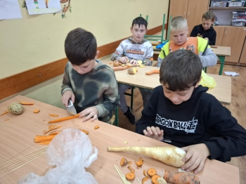 f2c33988-55f2-4ae2-b28e-7dec3ebdabce