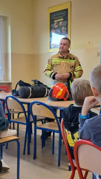 23b1d76a-d208-480c-8e9b-e34d185b597c