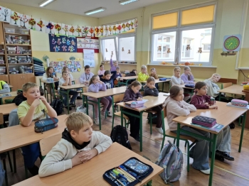 d79f81ef-3d25-4df5-ad1c-36d1a9d5ad2e