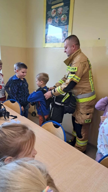 d689f28c-aef0-4c7a-bc81-2185e214aa1f