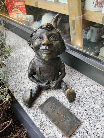 27b33cd3-6d2c-4bd1-8d47-040b3219ea3a