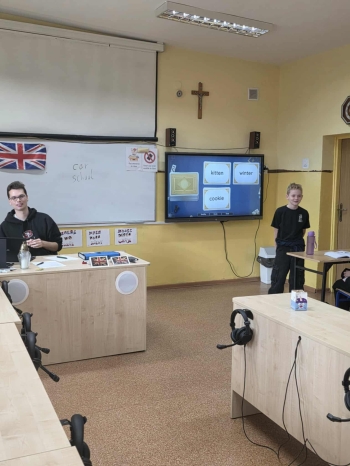 f0aaa623-3458-40c4-8015-7511d9735e7c