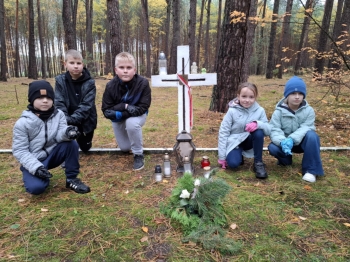 f805c0e9-2ae1-4e4c-873d-01d438da0106