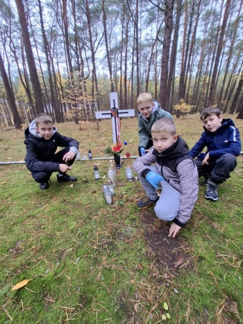 f48167a6-2bfc-462a-b2c3-e4ebadfd3d93