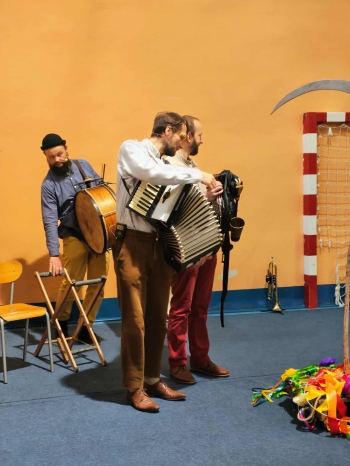 4fd91ec8-1ec9-4016-ad48-22175955f65e