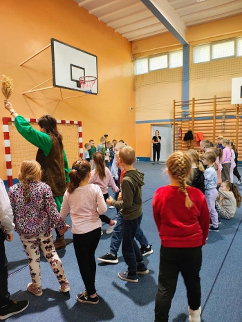 f872529c-7518-46ca-bbf3-1df1fe76c042