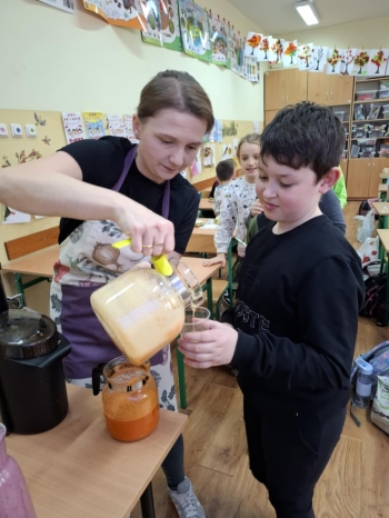 55a8c794-3d8a-45cb-8b49-9db05310a30a