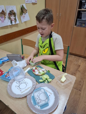 df5a40a9-3730-444b-9448-50998b9be22f