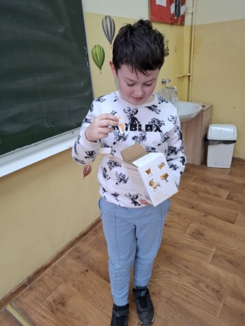 ff5f098d-b4b9-46ad-b5ad-71b51358e1dc