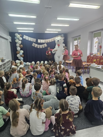 f04e8100-1a4a-48c8-9ab6-139cee8edaf4