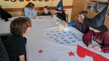 1f378c83-30e1-4220-89a7-faf3e85ed60c