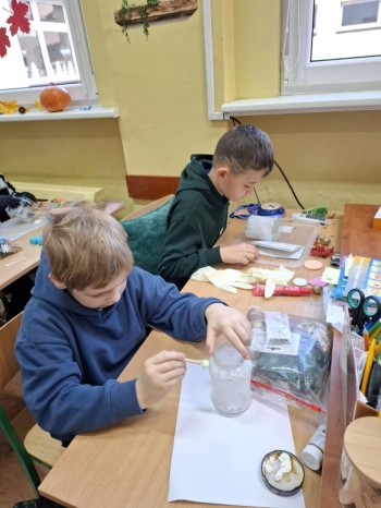 81a23047-7666-4441-9c1b-2c026d679426