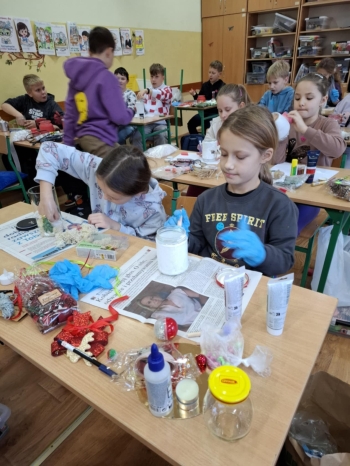 b45c52c7-c91b-4fc7-b7ae-9b57eadc2caf