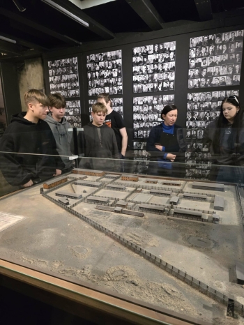 3e0102a0-097f-42e1-869d-c2e4110f524f