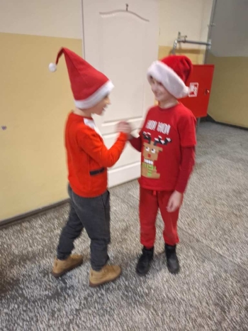 f5dd5f77-2b16-4cc0-8ed4-ccf59b9c8697