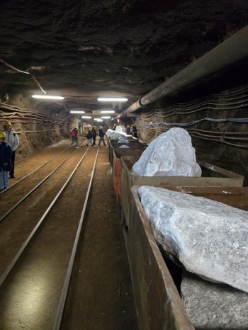 2ca2c983-4843-4d07-bbb1-2164673a1694