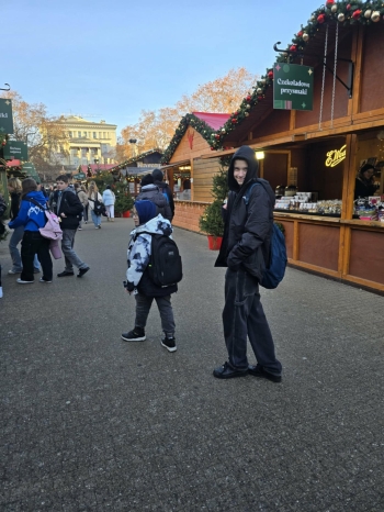 ff2c35de-3807-413b-bb50-bef3fb44c106