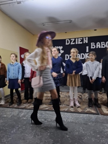 e6fbad18-a5b4-414d-bd76-9266ed6375f8