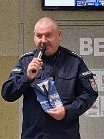 71af5c7a-8e72-4ede-b6cc-19021245a98c