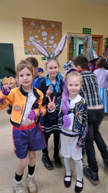 9f8422cf-f672-4df0-b77e-6c8a9e94be88