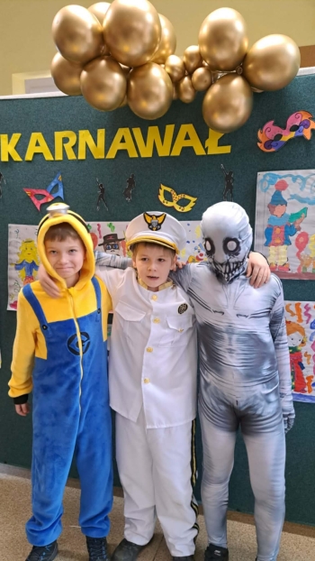 371520a0-6bfb-49b3-aff6-4cbeb3950c70