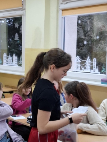 f978c6fe-b780-4b5b-8c3e-7d77c67e7a1c