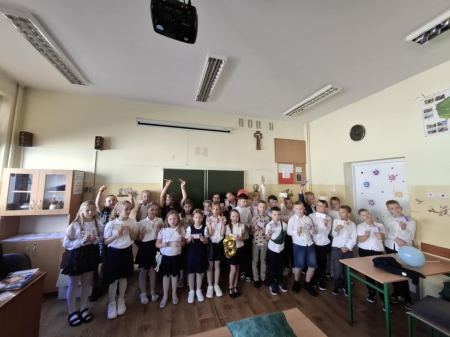 POWITANIE NOWYCH UCZNIÓW W KL. III