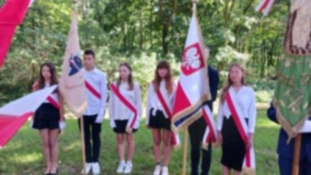 POCZET SZTANDAROWY NA DNIU HYMNU