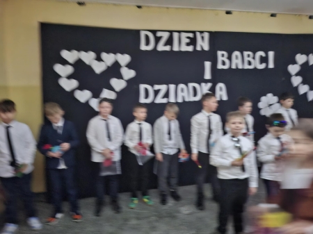 DZIEŃ BABCI I DZIADKA W KL. III